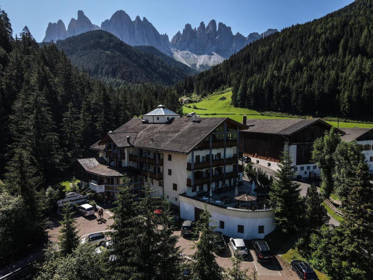 Hotel Ranuimüllerhof Funes  Exterior foto
